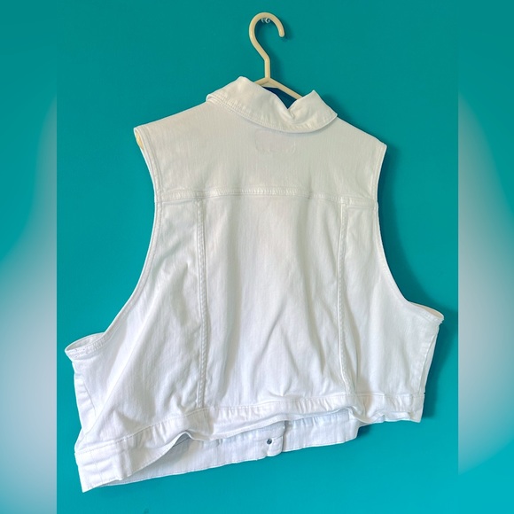 Torrid 3X stretch cropped denim jean vest classic - Picture 6 of 10